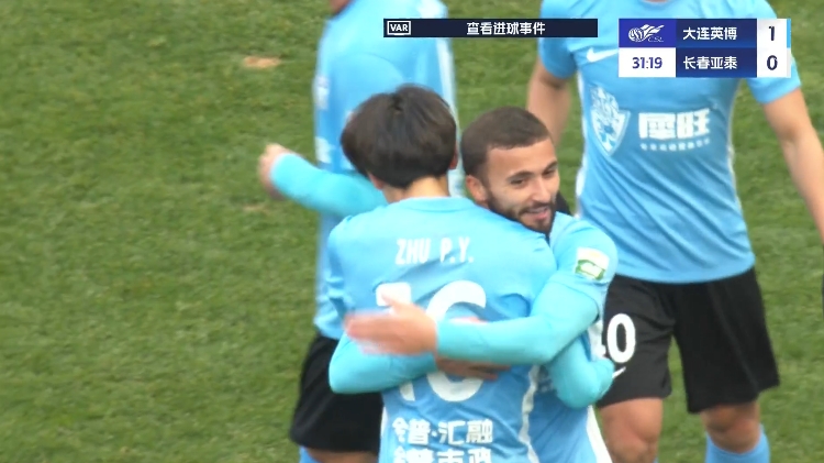 19歲朱鵬宇中超處子球！大連英博1-0領先長春亞泰，馬萊萊助攻