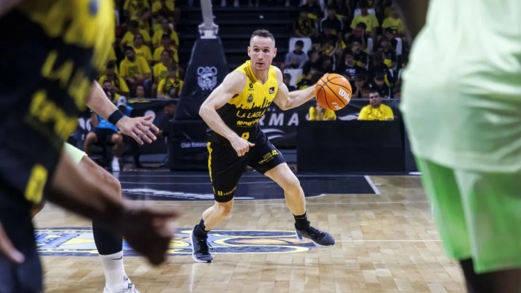 NBA初代老六，42歲進(jìn)入生涯巔峰？！