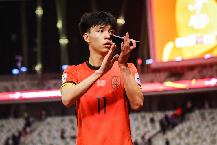 期待首秀！18歲王鈺棟入選中澳戰(zhàn)名單&穿11號，首進(jìn)國足正賽名單