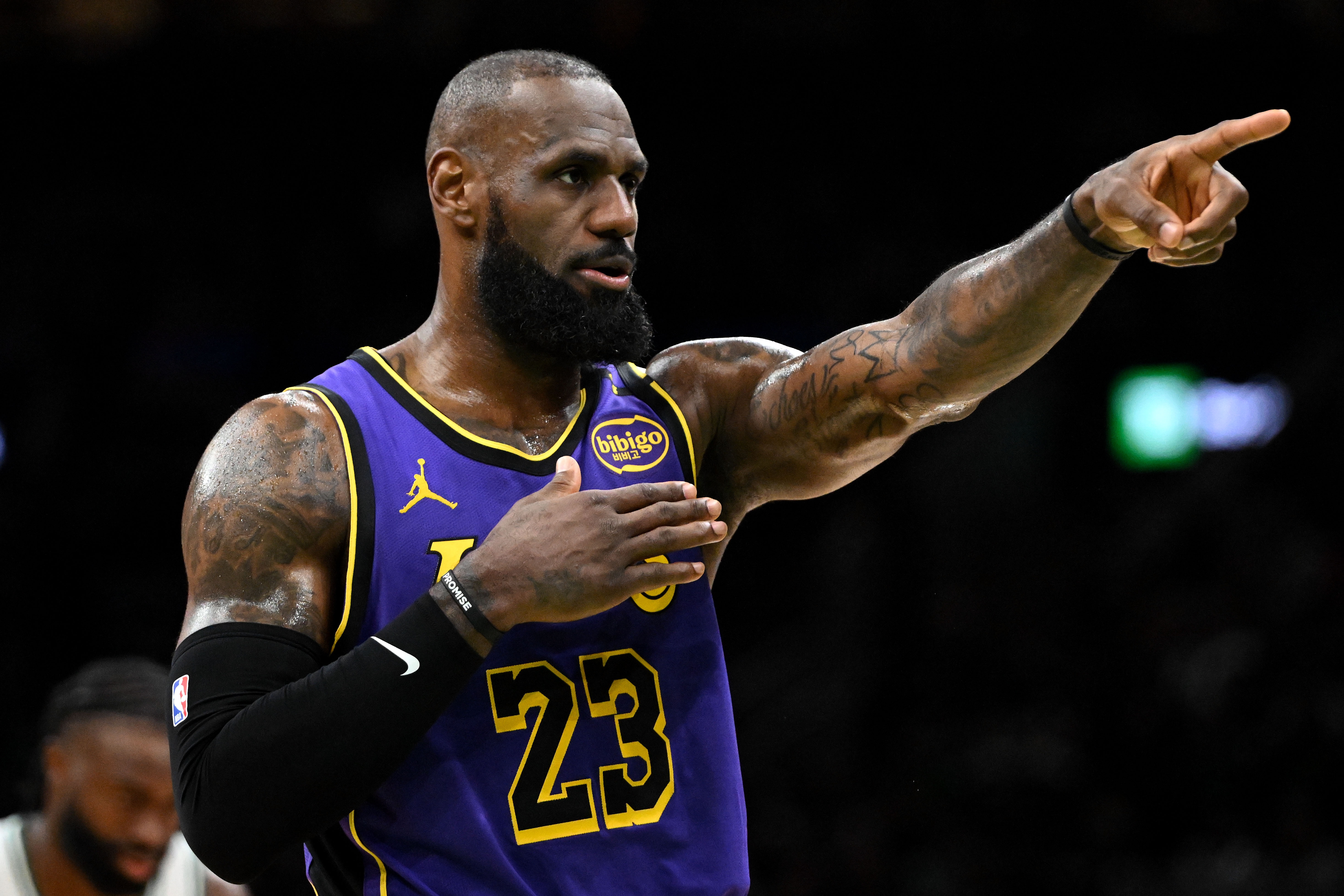 蕭華談詹姆斯與A-史密斯交鋒：其他項目都互吹 NBA卻總有這種爭論